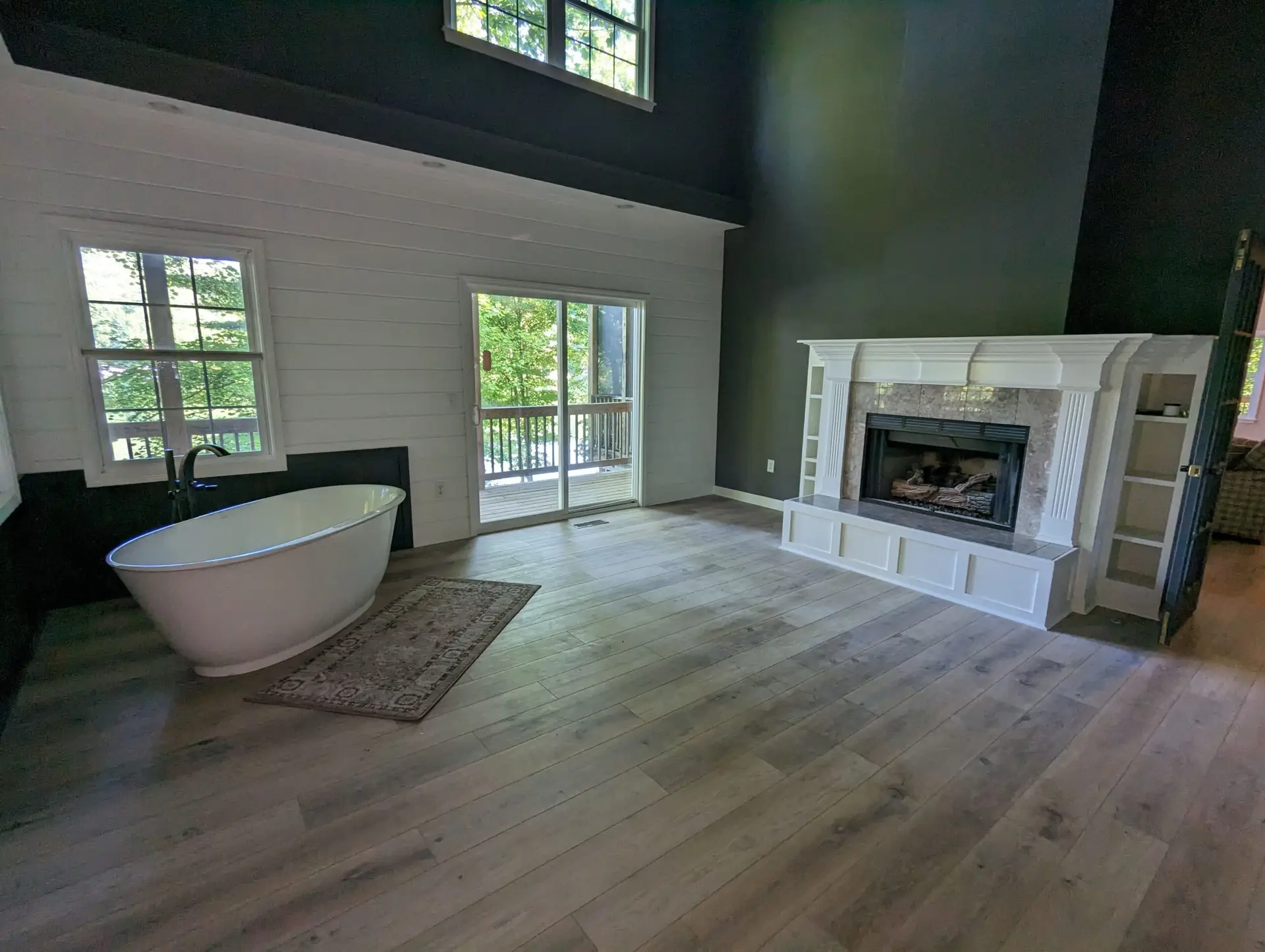 Primary suite with freestanding soaking tub